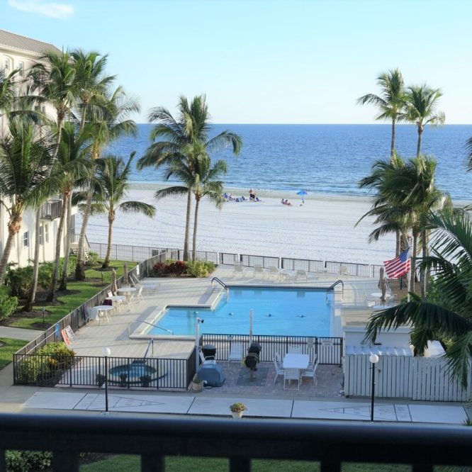 8 Stunning Airbnbs on Fort Myers Beach Front, Florida [2021 Update