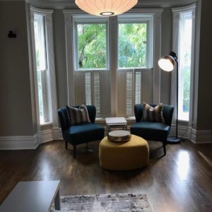 Chicago-Lincoln-Park-Airbnb-Option-1-Living-Room