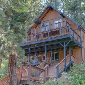 Donner Lake–Truckee- Airbnb-Option-8-Look from outside