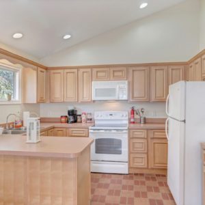 TIAA Bank Field–FL- Airbnb-Option-6-Kitchen