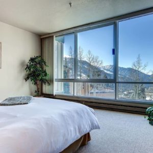 Snowbird-Utah-Airbnb-Option-1-Bedroom