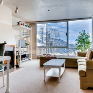Snowbird-Utah-Airbnb-Option-1-Living-Room