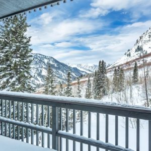 Snowbird-Utah-Airbnb-Option-3-Balcony