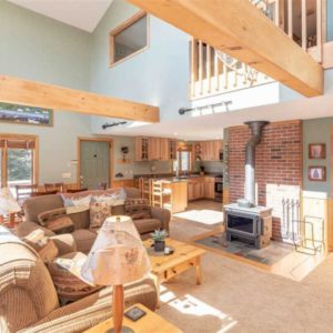 White Mountains–NH- Airbnb-Option-1-Living Room