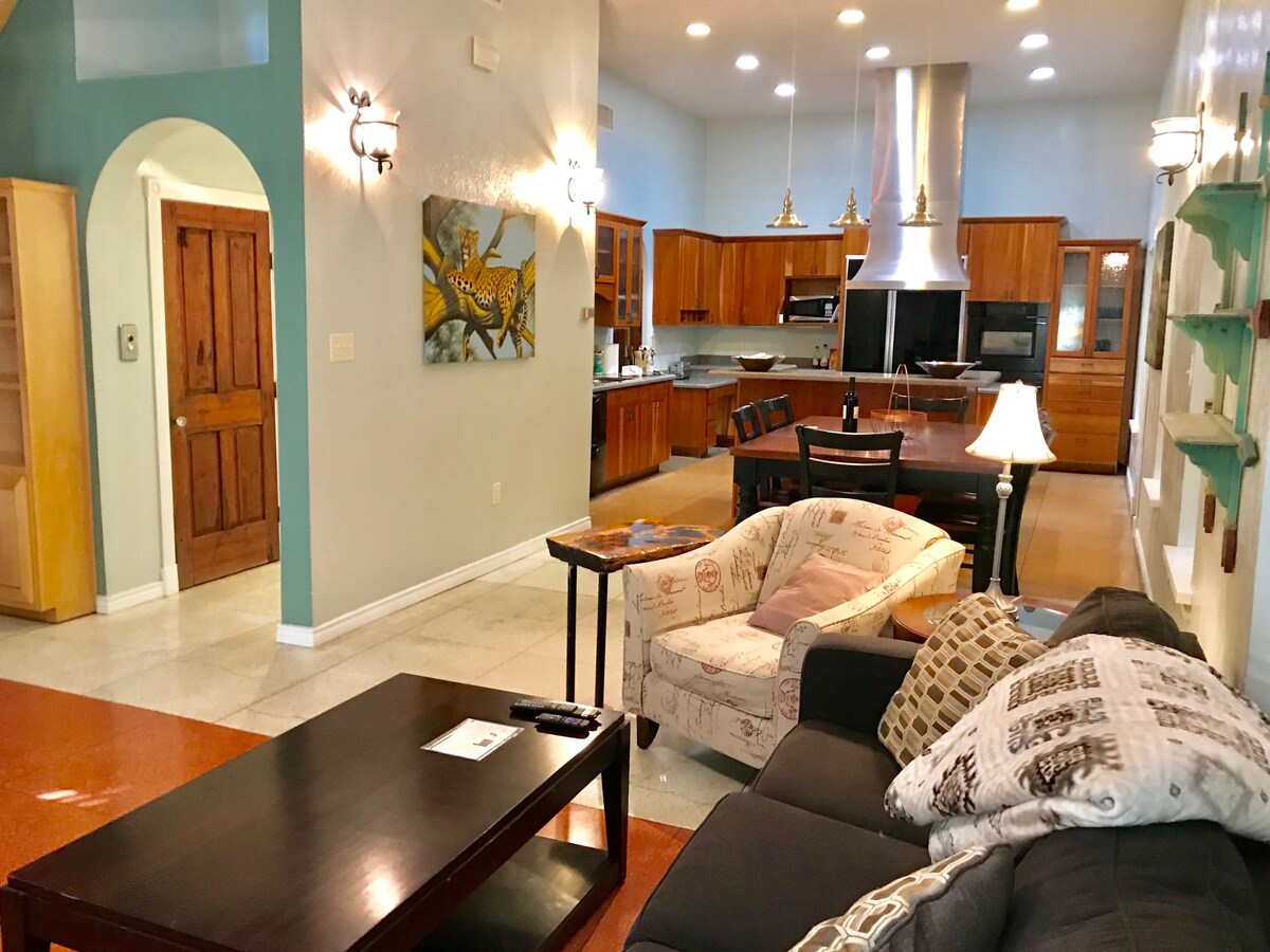 6 Best Airbnbs Near Riverwalk in San Antonio, Texas | Nearest BnB
