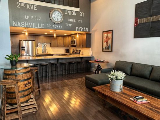 airbnb downtown nashville loft-Option 1-Living room and kitchen