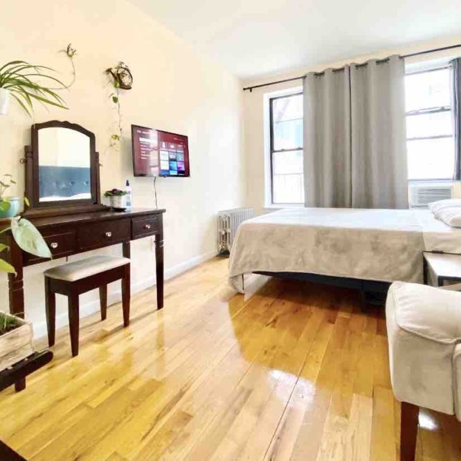 Airbnb-near-Penn-Station-Option-3-Bedroom