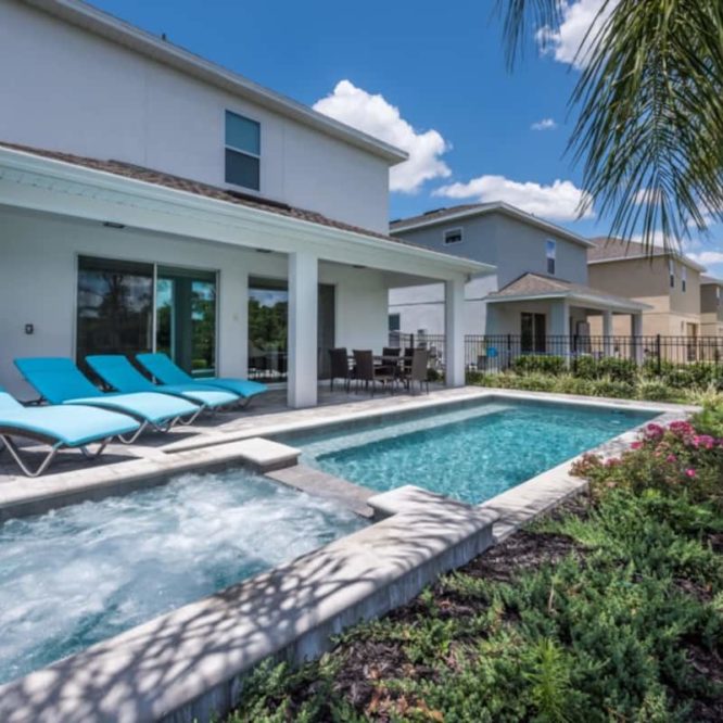 5-bedroom-airbnb-orlando-Option-1-Outdoor with Pool