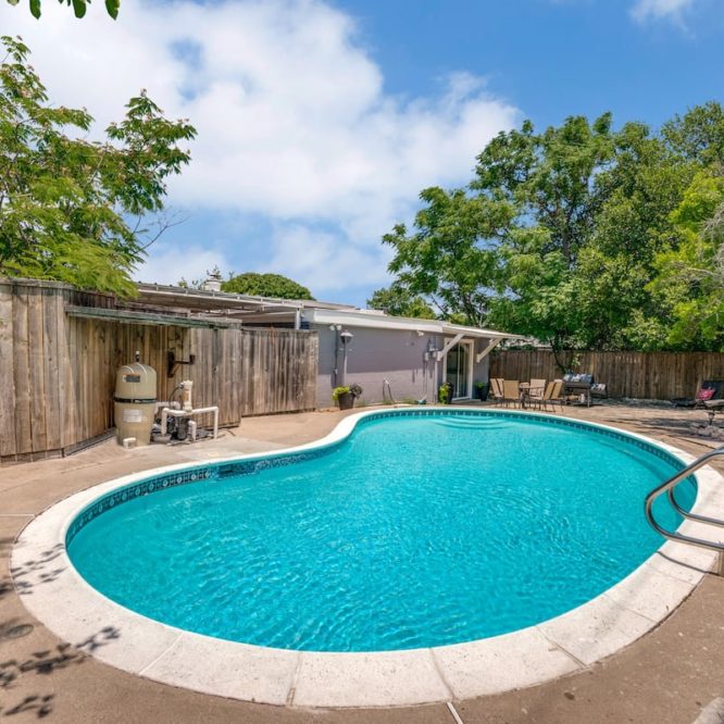 Airbnb-fort-worth-with-pool-Option-5-Pool